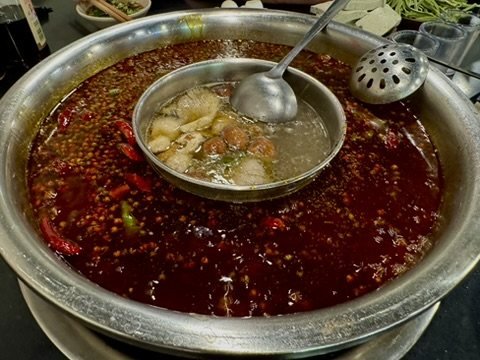 Zweigeteilter Hotpot-Topf, scharf und mild